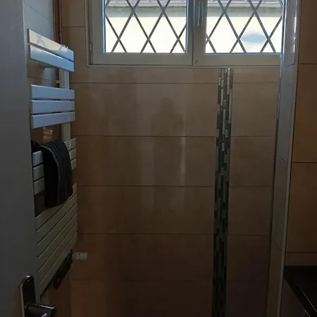Maison Au Calme Au Centre De Cholet